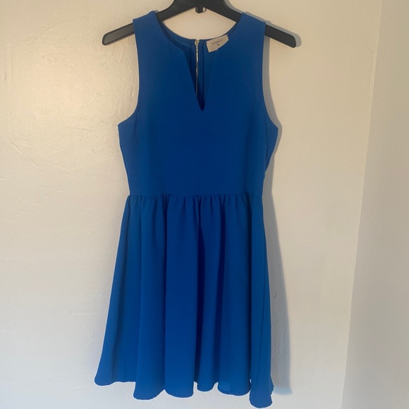 Everly Dresses & Skirts - Everly Dress size M